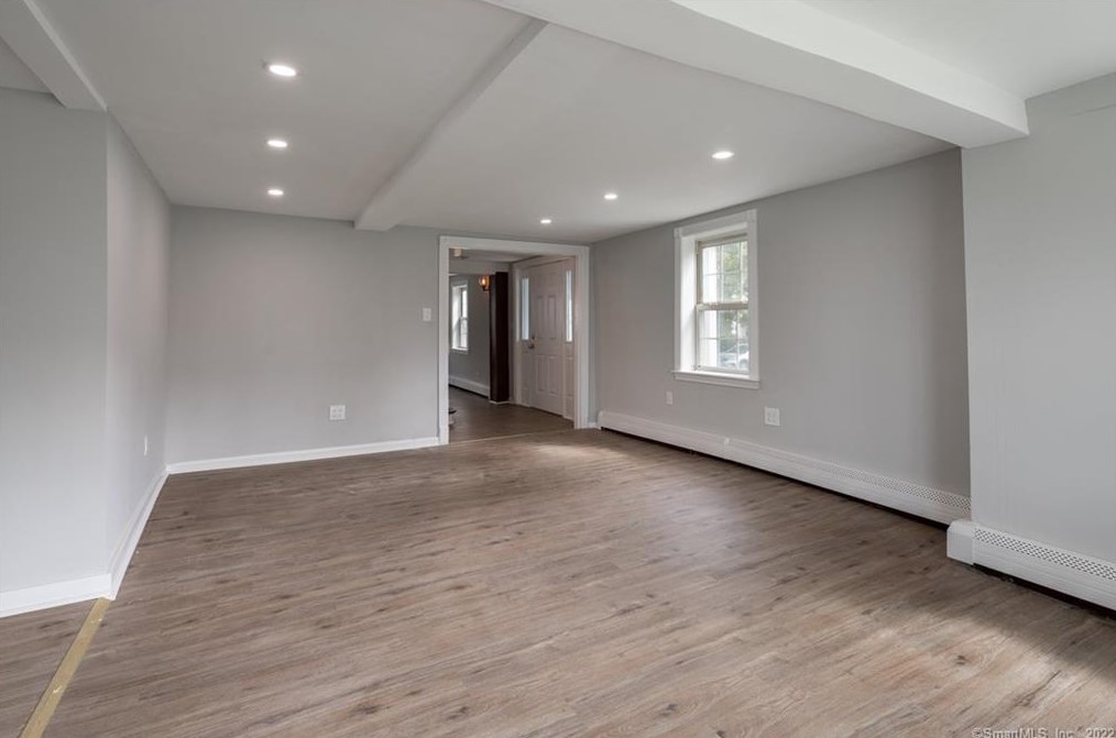 17 Pleasant St, Cromwell CT  06416-2323 exterior