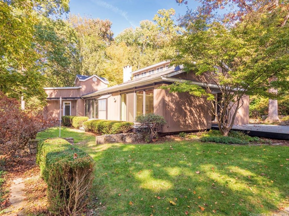 33 Moriarity Dr, Wilton, CT 06897