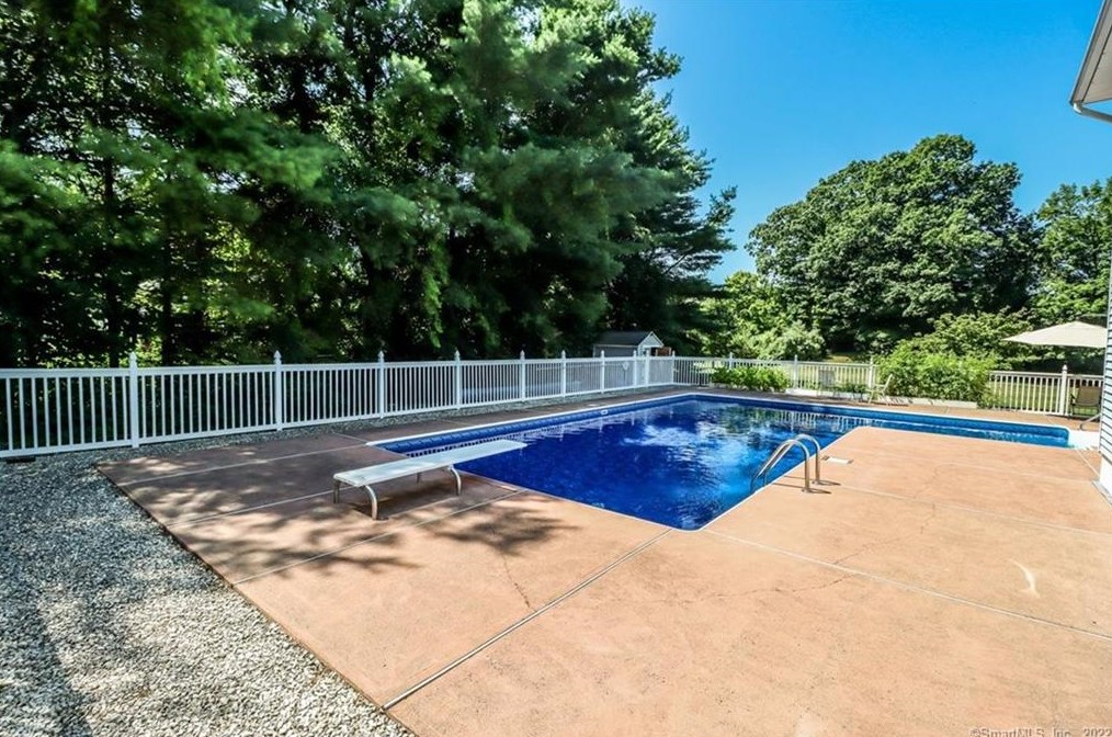 517 River Rd, Gaylordsville, CT 06755