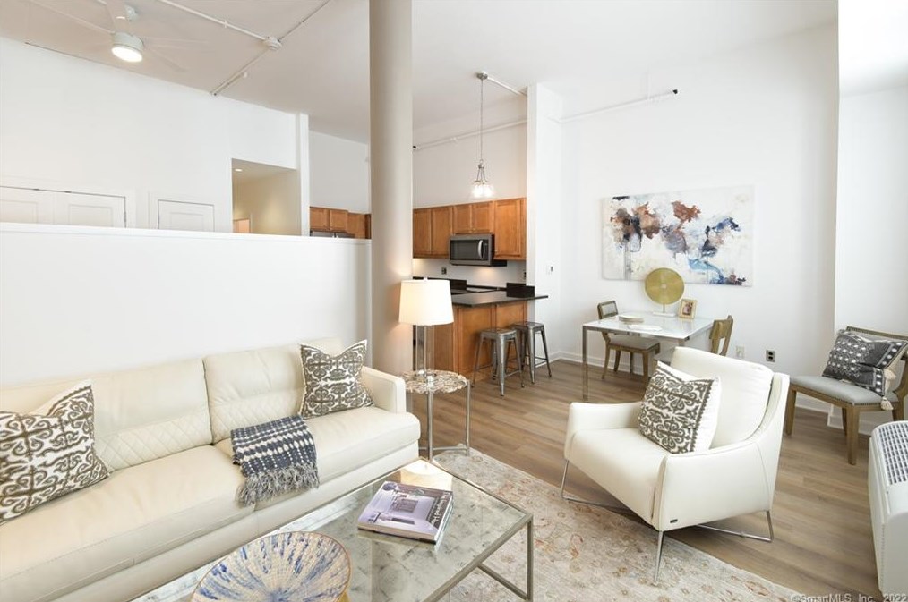 15 New St #305, Hartford, CT 06107