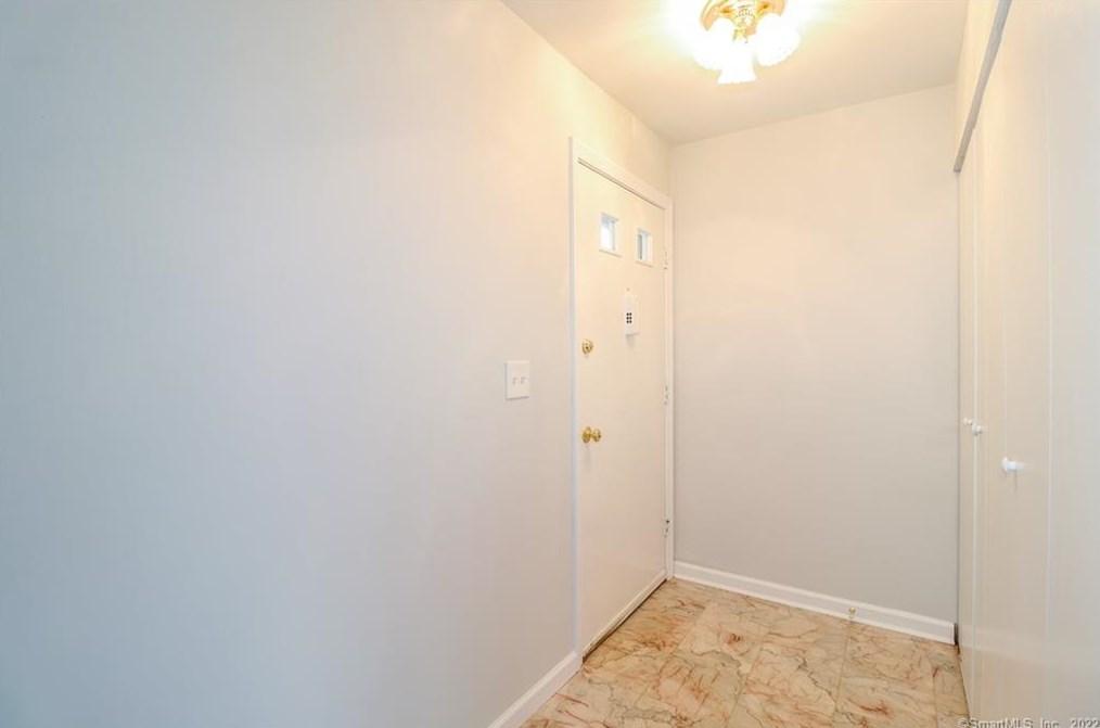 81 Park Ave Unit 201, Danbury, CT