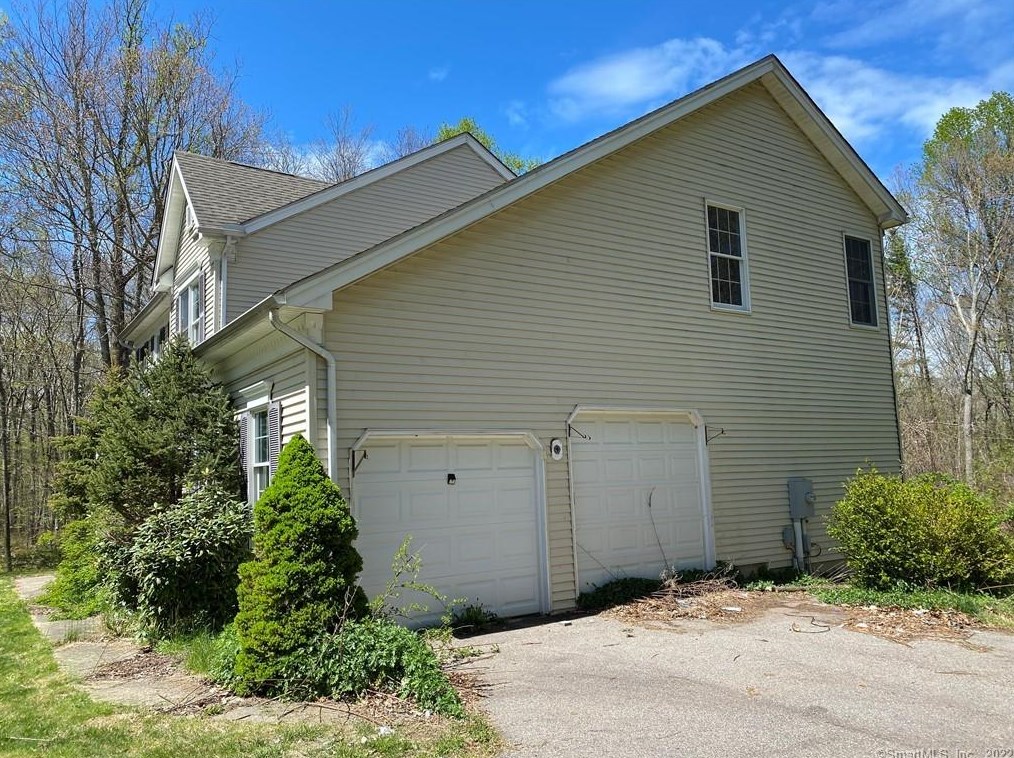 64 Eastham Bridge Rd, East Hampton, CT 06424