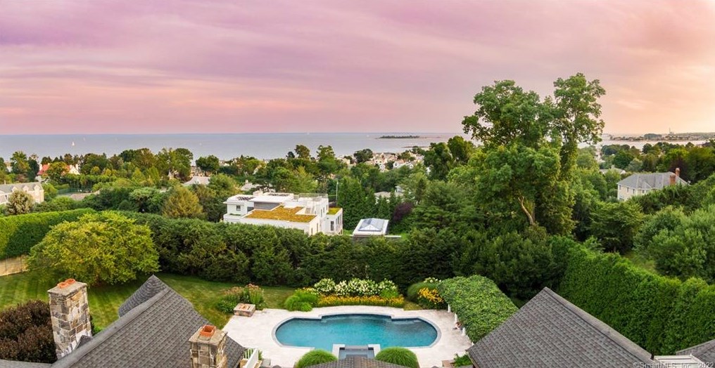 15 Bluewater Hl, Westport CT 06880-6505 exterior