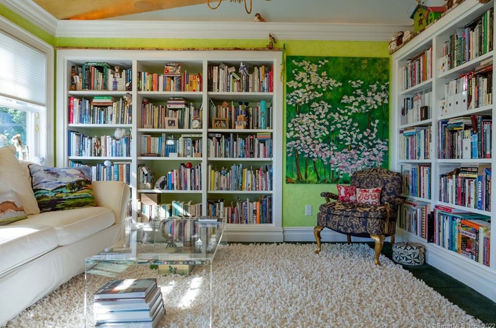 15 Bluewater Hl, Westport CT 06880-6505 exterior