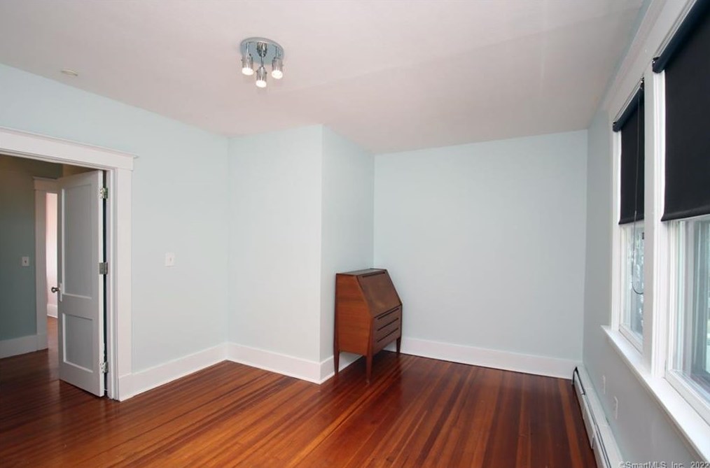 101 Putnam Ave, New Haven CT 06517-2736 exterior