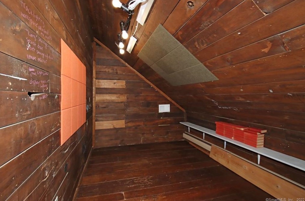 101 Putnam Ave, New Haven CT 06517-2736 exterior