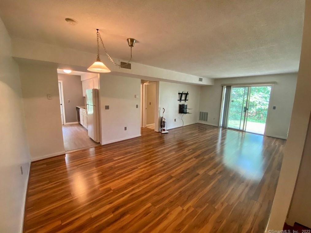 3 Concorde Way #a2, Windsor Locks, CT 06096