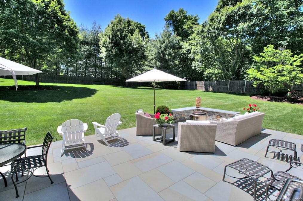 35 Centerbrook Pl, Fairfield, CT 06824-3402