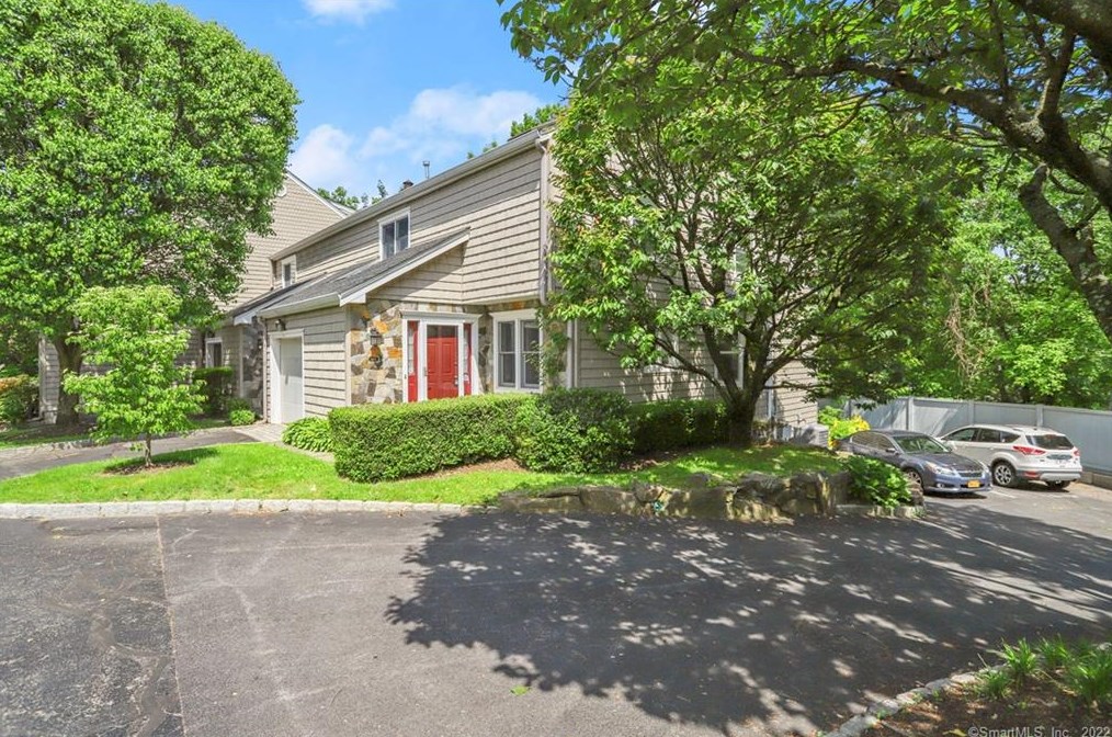 5 Glen St #403, Greenwich, CT 06830
