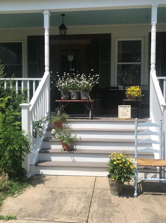 14 Burrows St, Mystic, CT 06355