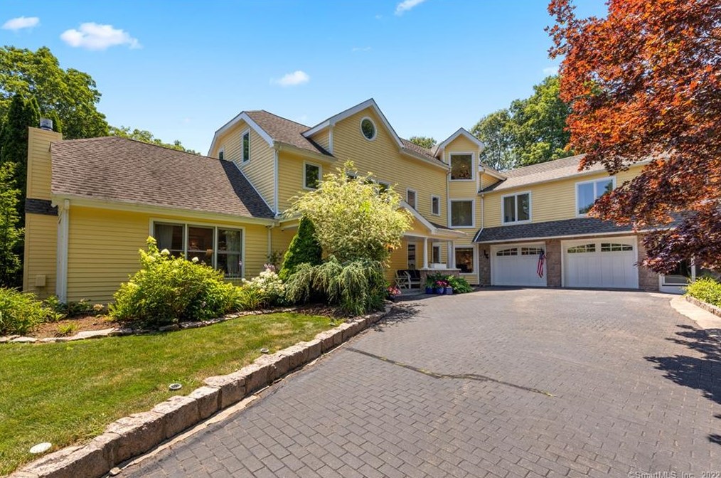 42 Wallace Rd, Branford, CT 06405-5730