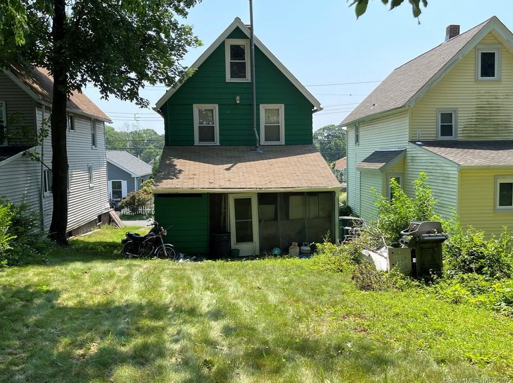 45 Stevens St, Milford, CT 06460