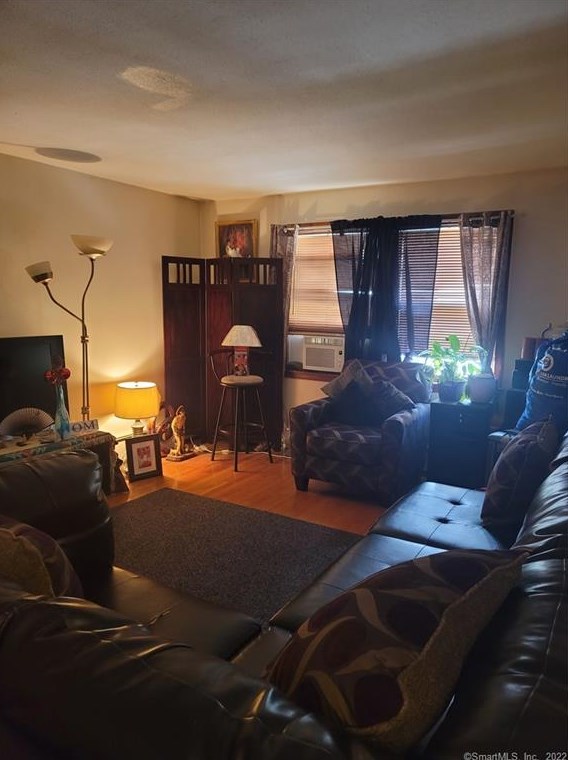 44 Otis St, Hartford CT 06114-2546 exterior