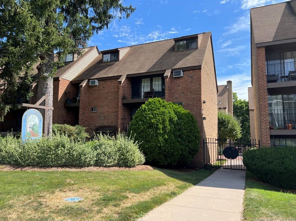 38 N Main St #8, Hartford, CT 06107