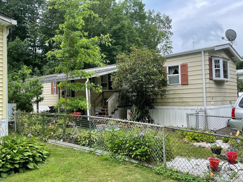99 Donna Ln, Union City, CT 06770 exterior