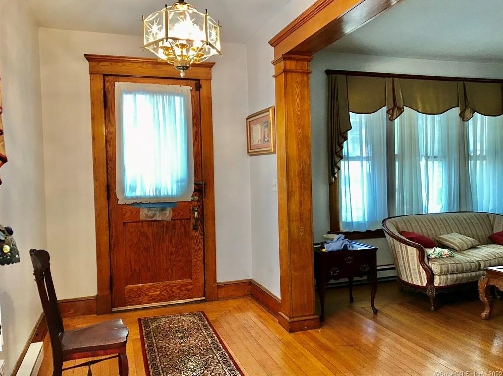 81 Barnett St, New Haven, CT 06515-2024