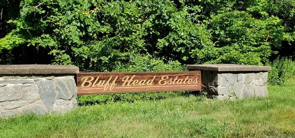 100 Blue Hills Dr, Guilford, CT 06437-3642