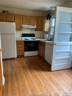 8 Haigh Ave #2, Niantic, CT 06357