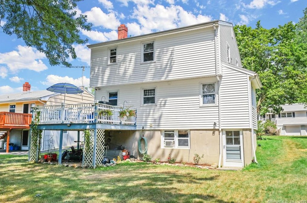 115 Sulik Ter, Stratford CT  06614-3146 exterior