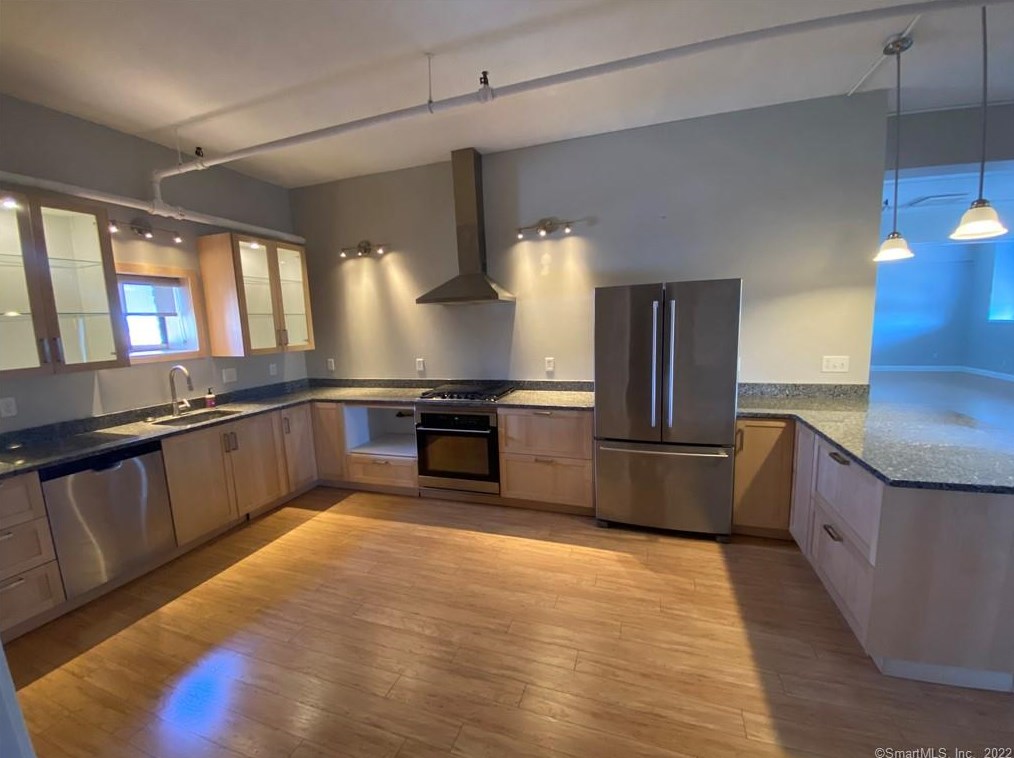 123 Whiting St #2nd Fl, Plainville, CT 06062