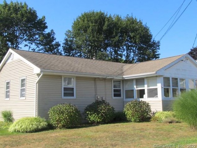 42 Whitecap Rd, Niantic, CT 06357