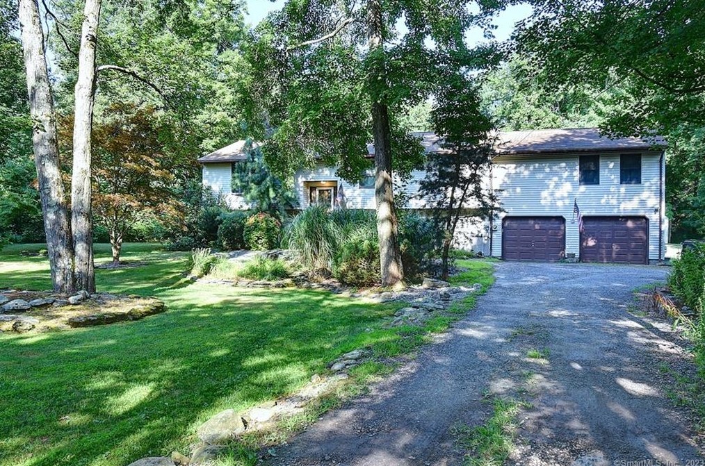 92 Straitsville Rd, Waterbury, CT 06712