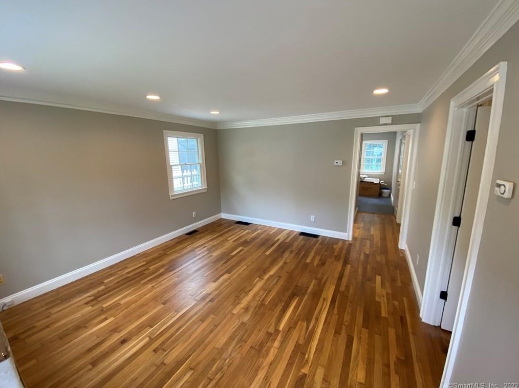 4 Kelsey St, Tokeneke CT  06820-3924 exterior