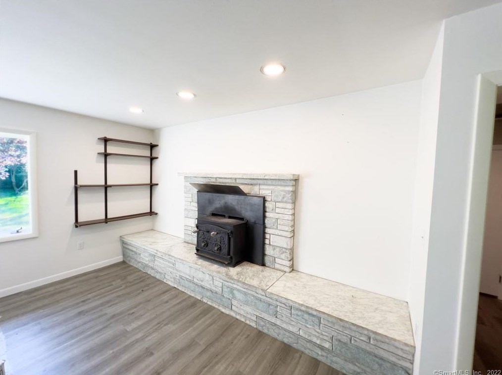 353 N Eagleville Rd, Storrs Mansfield, CT 06268