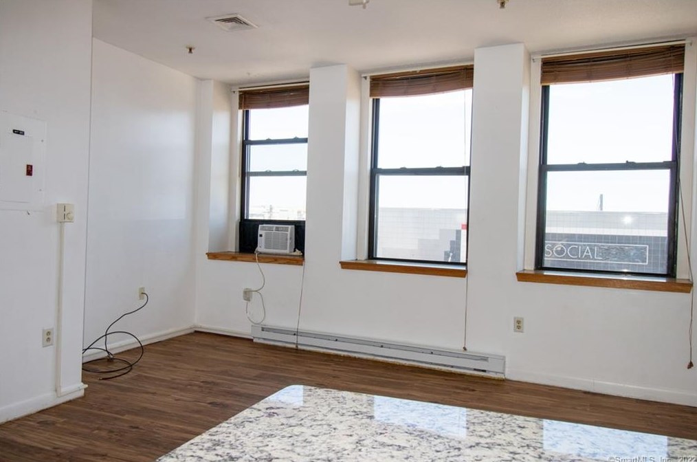 207 Bank St #201, United States Coast Guard Ac, CT 06320