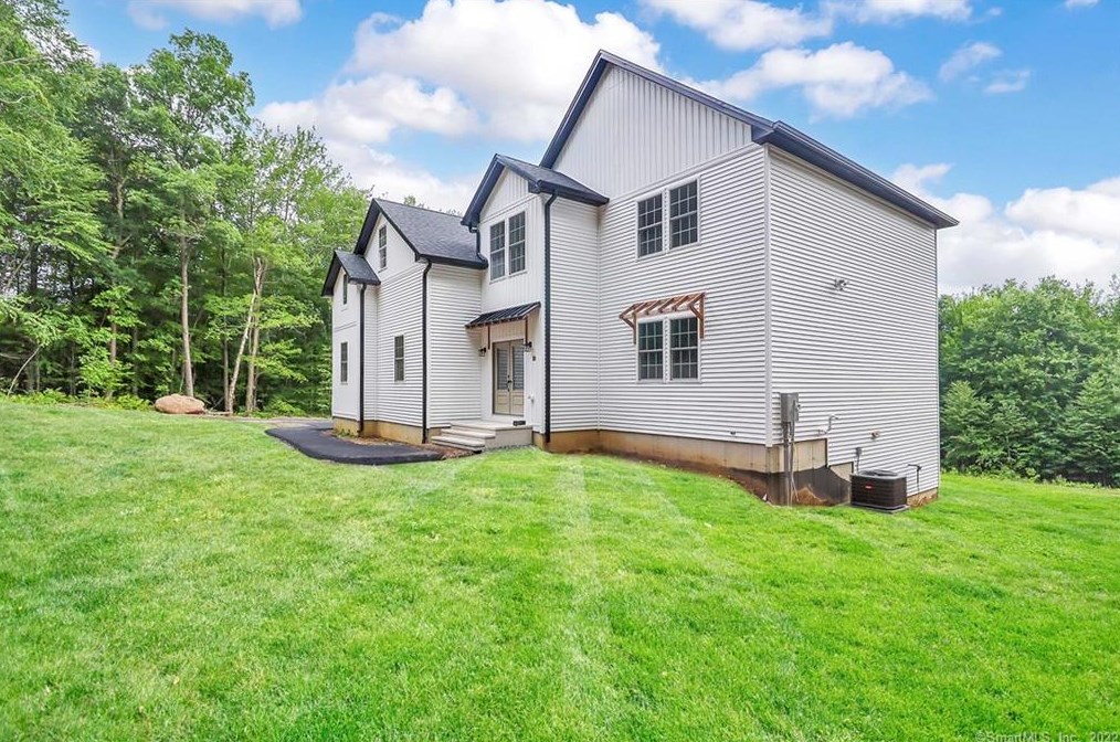 57 Cider Mill Hts, North Granby, CT 06060-1428