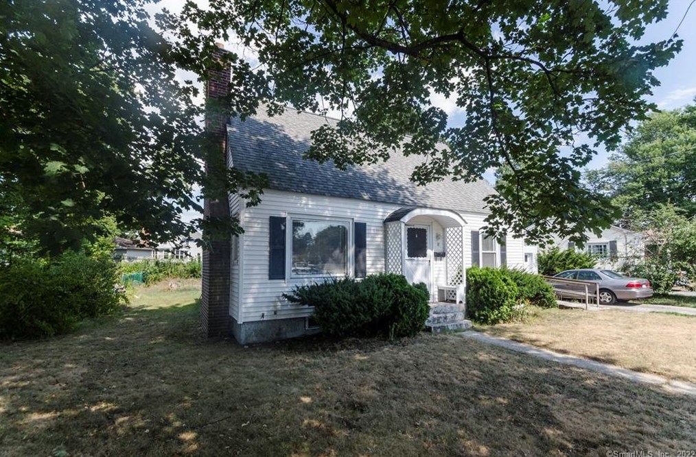 11 Sycamore Rd, Norwich, CT 06360
