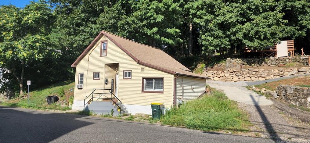 149 Jewett St, Ansonia, CT 06401