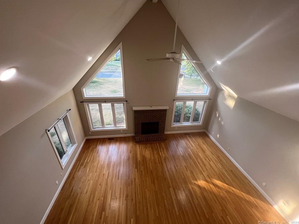 6 Kingsley Dr, Wapping, CT 06074