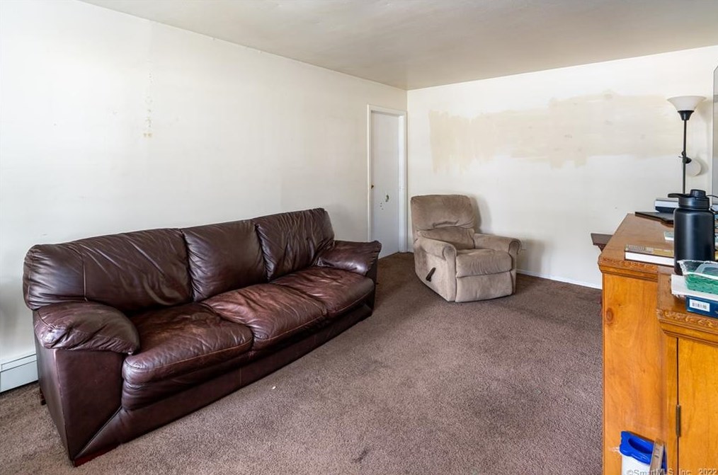 105 Flower Dr, New Haven CT 06518-2414 exterior