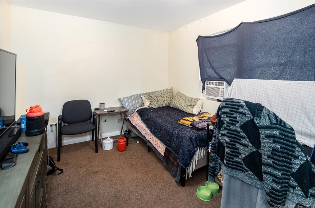 105 Flower Dr, New Haven CT 06518-2414 exterior