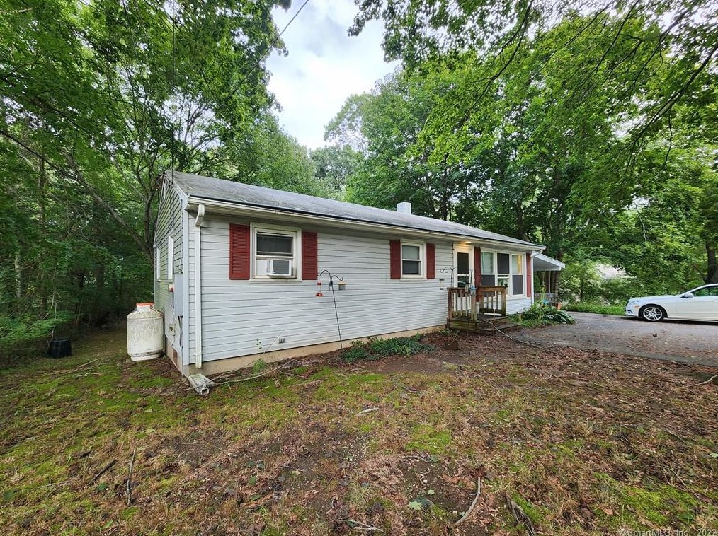 517 Boston Post Rd, Waterford, CT 06385