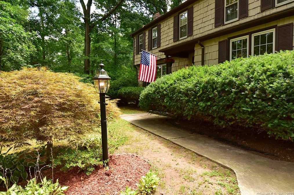 44 Marjorie Ln, Vernon, CT 06066