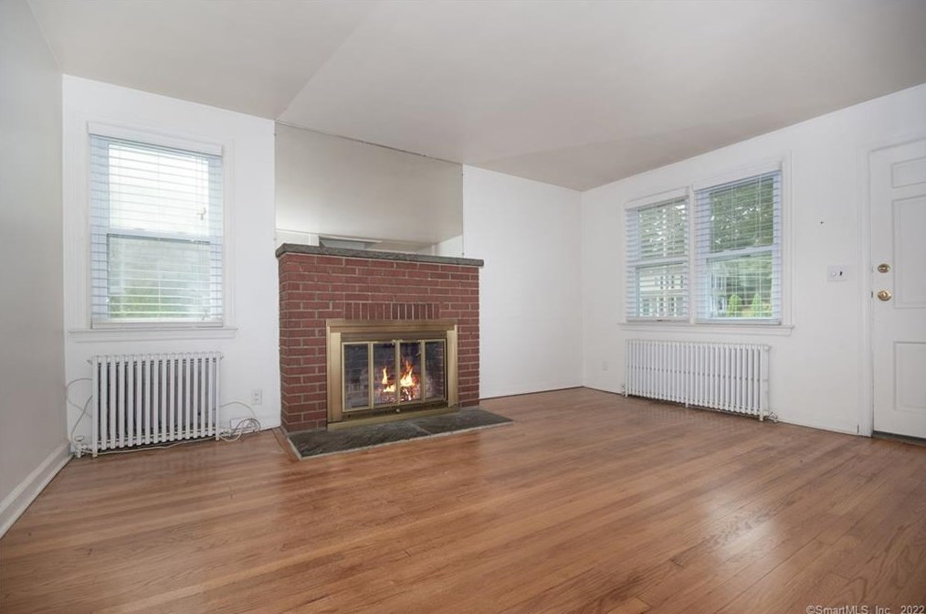 86 Hecker Ave, Tokeneke, CT 06820