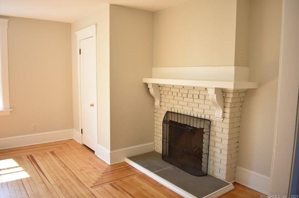 945 Elm St #3, New Haven, CT 06511