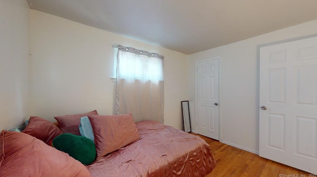 53 Baltic St, Hartford CT  06112-1202 exterior