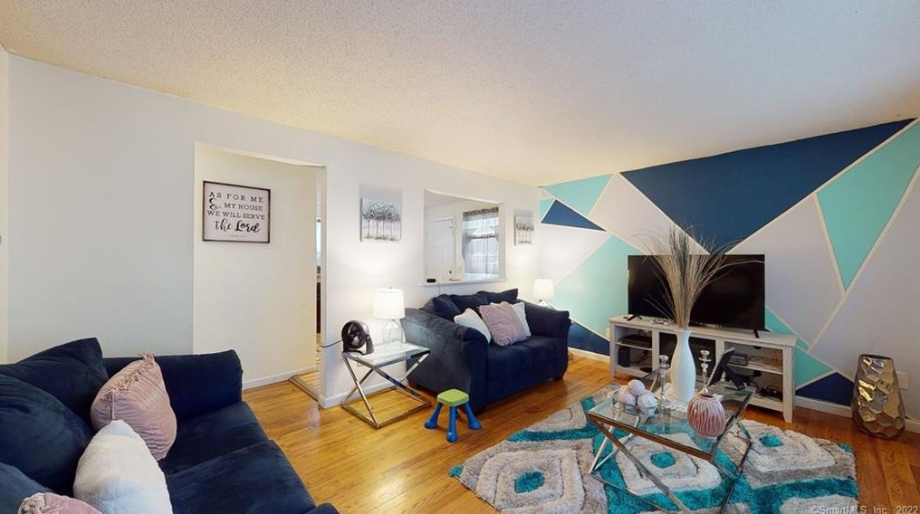 53 Baltic St, Hartford CT  06112-1202 exterior