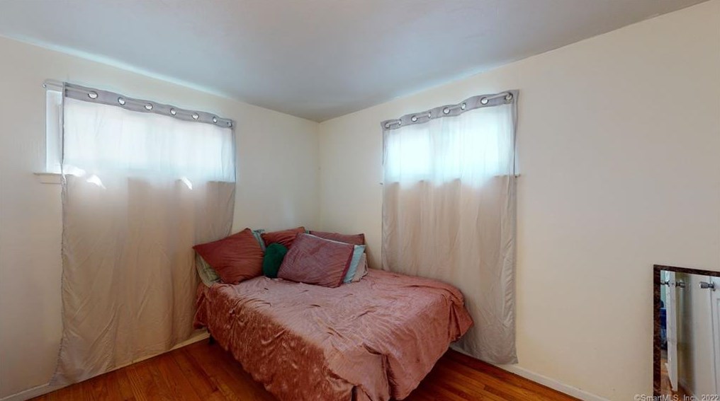 53 Baltic St, Hartford CT  06112-1202 exterior