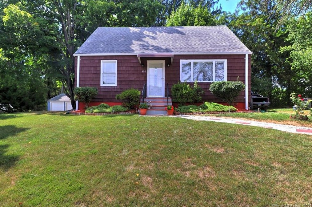 108 Marshall Ln, Derby, CT 06418