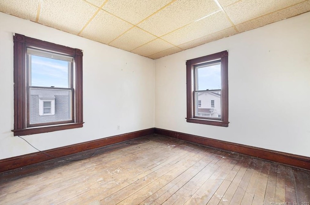 152 Glendale Ave, Hartford CT 06106-3004 exterior