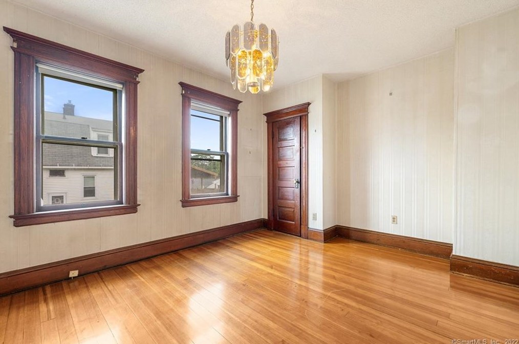 152 Glendale Ave, Hartford CT 06106-3004 exterior