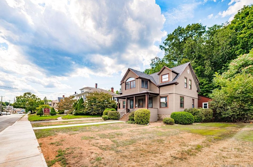 640 Main St, Plantsville CT  06479-1538 exterior