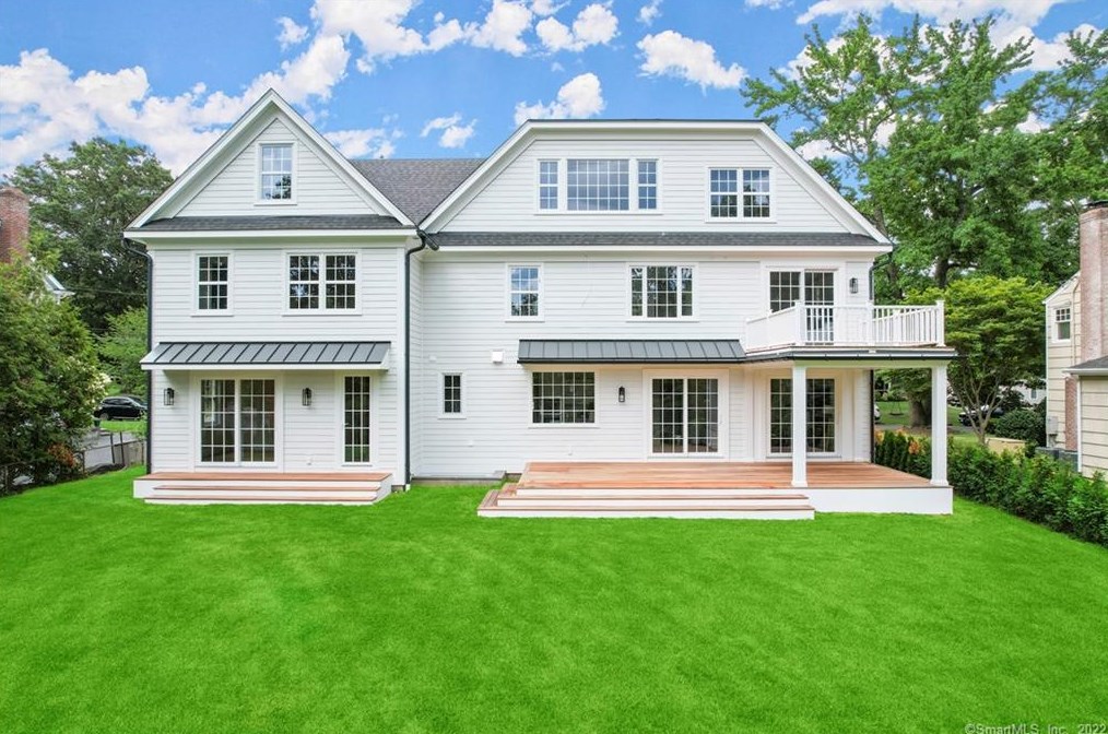 5 Pleasant View Pl, Old Greenwich, CT 06870