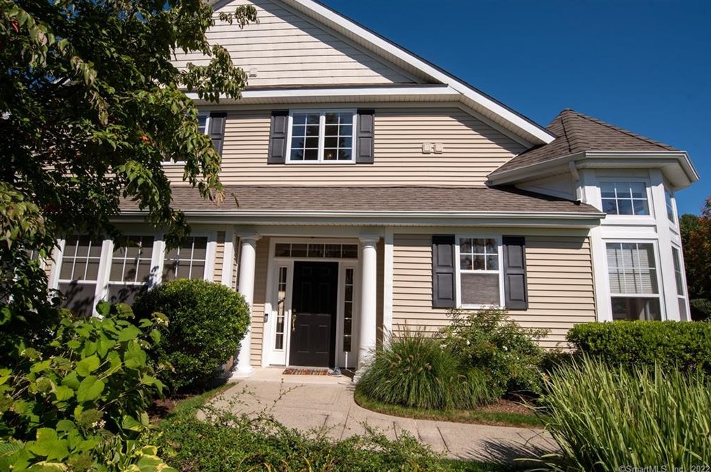 8 Dogwood Ct Unit 8, Waterbury, CT