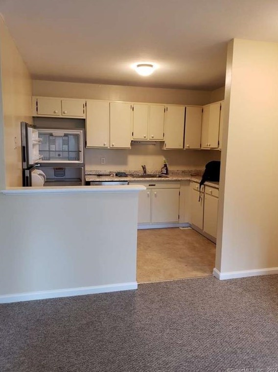 15 Donna Dr, New Haven, CT 06513-1437