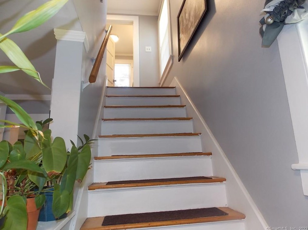 3 Stebbins Brook Ln, Simsbury CT  06070-2452 exterior